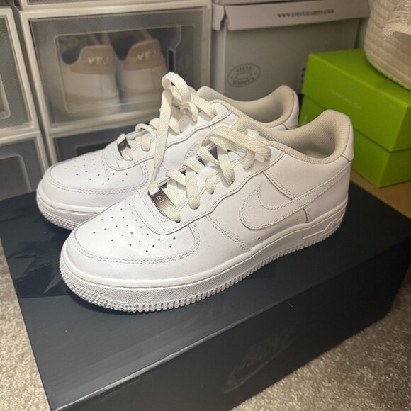 Shoes - Nike Air Force